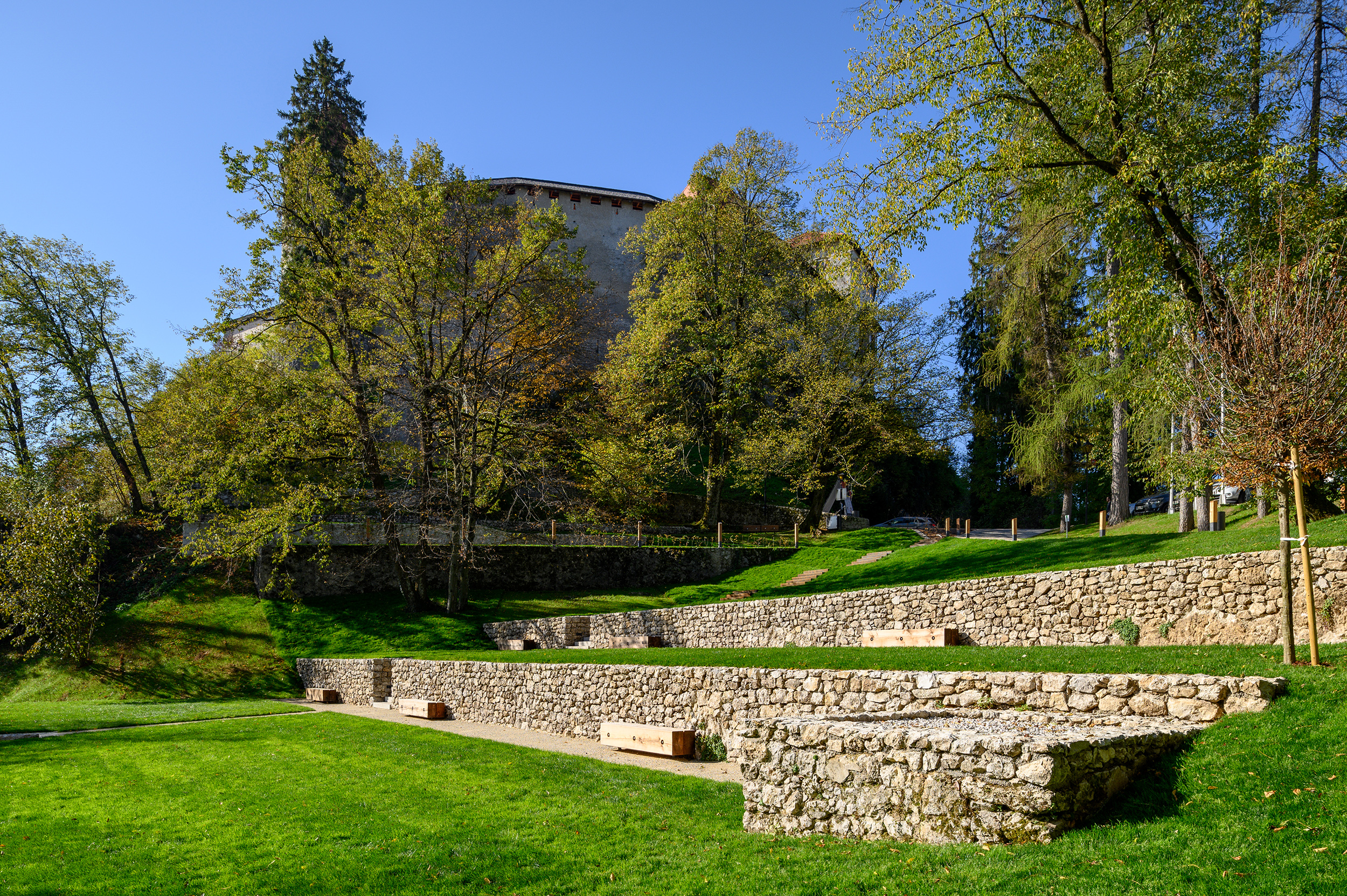 bruto bled grad castle blejsko jezero bled lake castle park grajski park